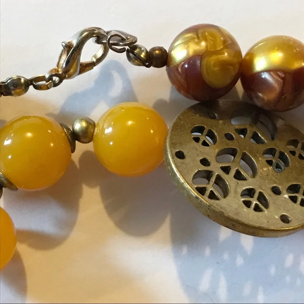 N/A brown yellow